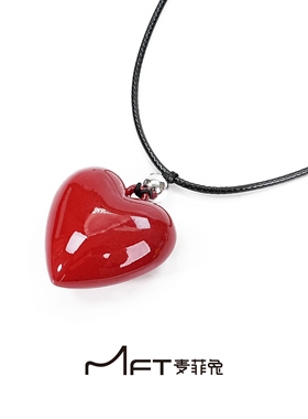 绯色热恋项链安可拉酒红色爱心黑绳项链可调节新年送礼饰品
