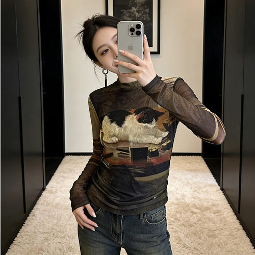 大码胖MM复古猫咪印花设计感长袖T恤女春夏圆领时尚显瘦打底上衣 - 图1