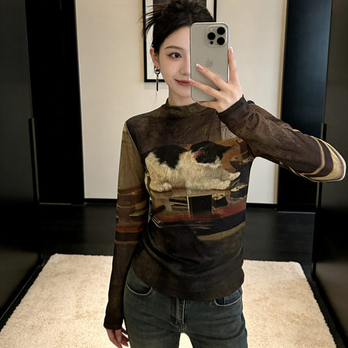 大码胖MM复古猫咪印花设计感长袖T恤女春夏圆领时尚显瘦打底上衣 - 图2
