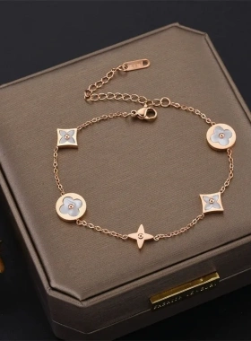 爆款2024新款小众设计四叶草轻奢高版本白色不锈钢五花手链女