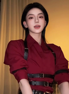 禁欲系酒红色衬衫长袖高级感身材线条背带女模特主播小狗皮革配饰