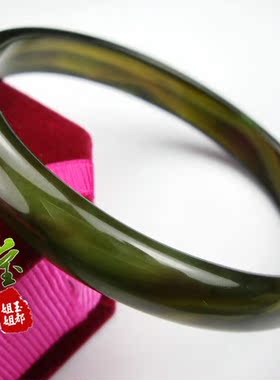 天然巴西绿色贵妃玛瑙手镯女款