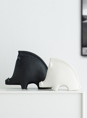 设计感卡通风可爱疣猪陶瓷摆件