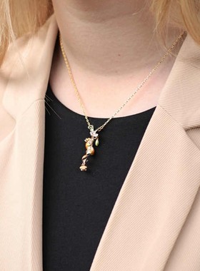 珐琅花栗鼠锁骨链原创设计师
