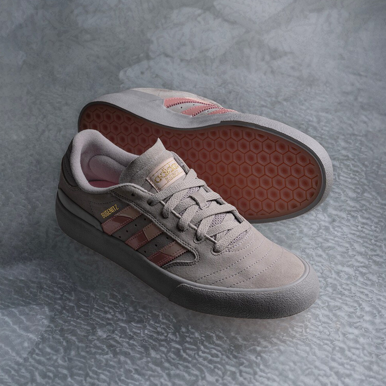 Adidas/阿迪达斯三叶草男士复古时尚低帮休闲板鞋GW7233 - 图0