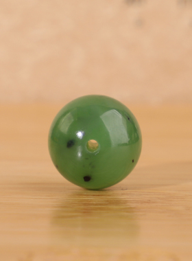 俄料碧玉乌兰海果绿色带黑点