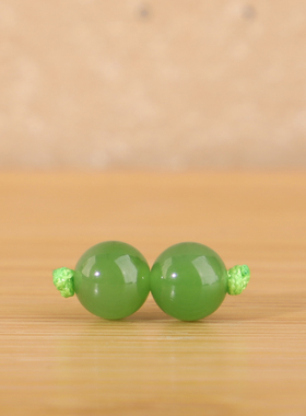 天然碧玉乌兰海圆珠苹果绿嫩绿