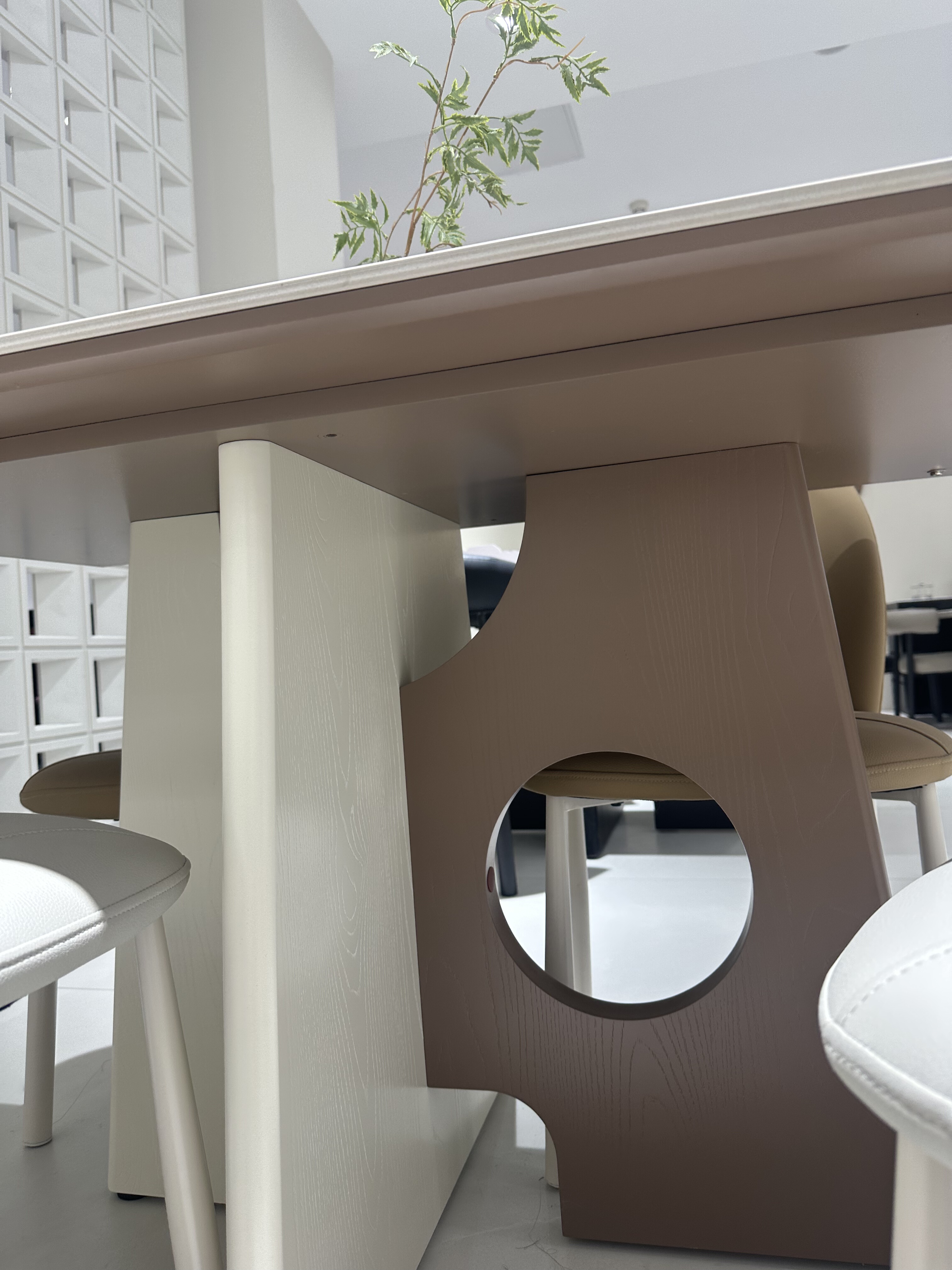 2026新款法式奶油风实木餐桌岩板网红奶油系米白长方形餐桌椅组合,淘宝优惠券,粉丝福利购,淘宝优惠卷