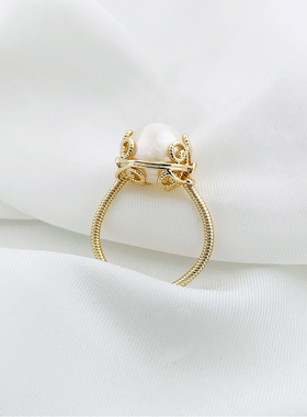 迪奥天然珍珠花蕊编织戒指轻奢