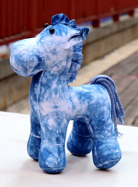 滇艺源手工扎染小马公仔摆件