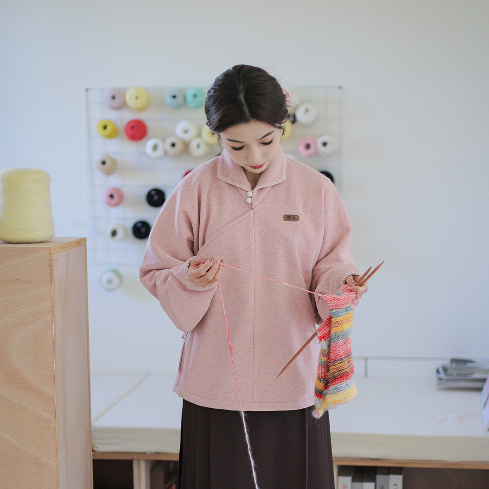 糖果盒子 | 12月1号晚8点上新!加绒翻领衫 秋冬汉服打底上衣 - 图0