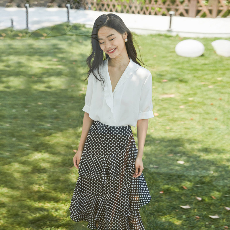  naivee蕾丝衫/雪纺衫