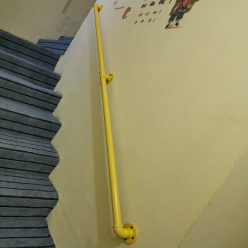 家用靠墙上铁艺水管简约现代楼梯扶手栏杆老人儿童室内外护栏扶手 - 图1