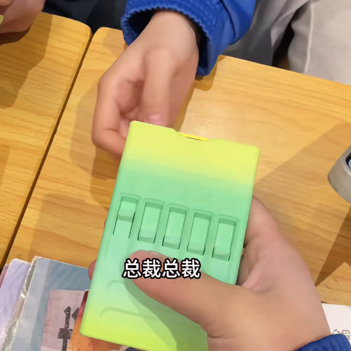 3d打印卡片收纳盒光栅卡游戏启动推拉出卡便携整理分割收纳包网红 - 图2