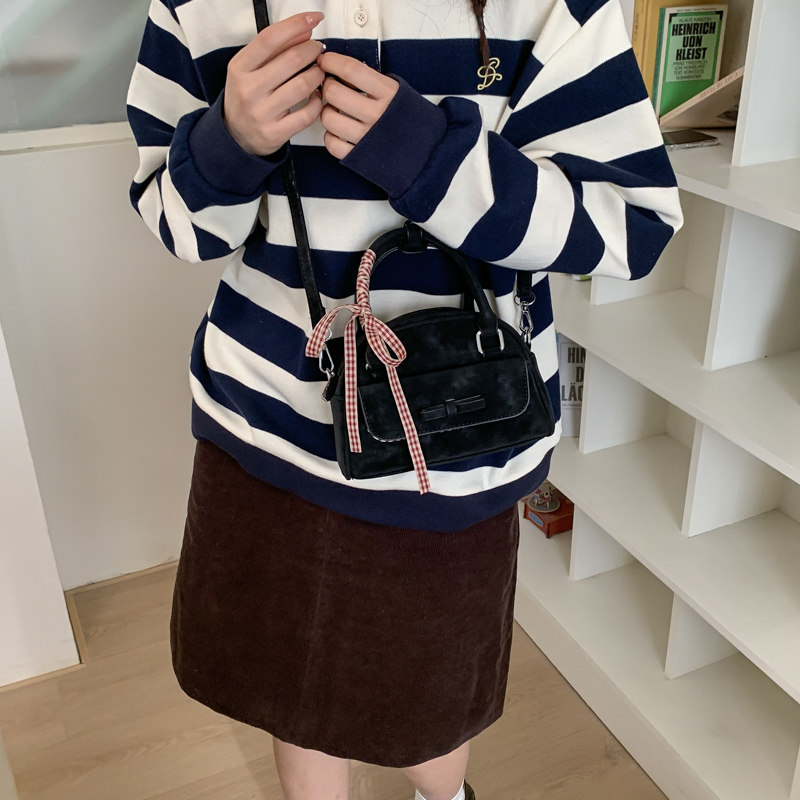 休闲时尚百搭通勤日常轻便软妹单肩包手提休闲小众设计感包包女包,淘宝优惠券,粉丝福利购,淘宝优惠卷