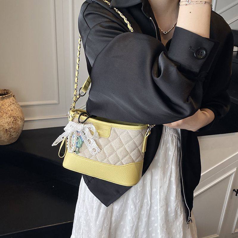 2025新款菱格链条包女小香风流浪包百搭单肩斜挎包通勤水桶包,淘宝优惠券,粉丝福利购,淘宝优惠卷