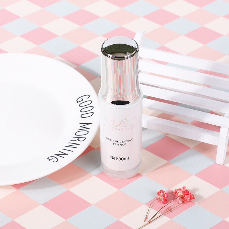 小颠儿玉兰油光感小白瓶qu斑烟酰胺 小颠儿的美妆店液态精华