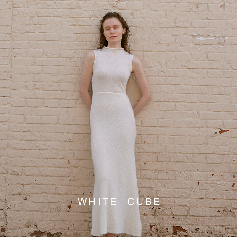 whitecube极简修身中长款羊毛无袖半高领针织连衣裙子显瘦女春秋