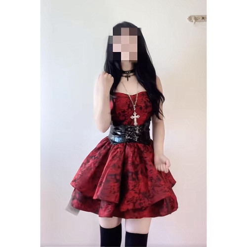 甜辣红色吊带连衣裙带胸垫性感收腰显瘦芭蕾风公主蓬蓬裙生日短裙 - 图1