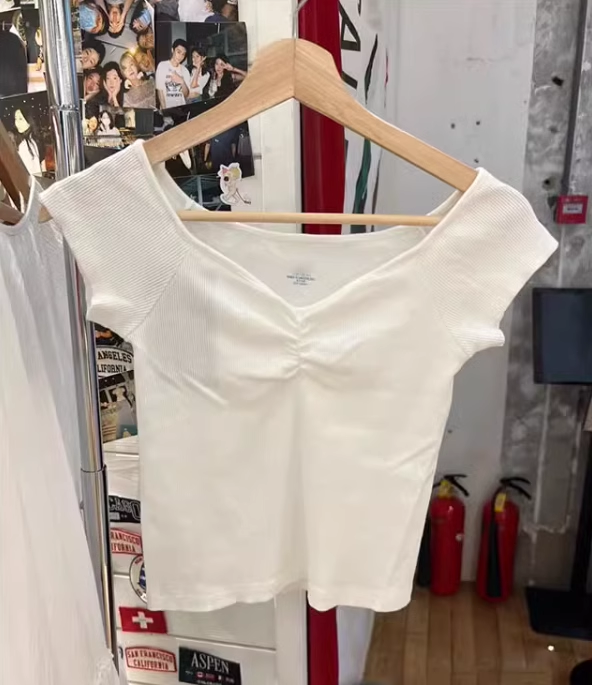 Brandy BM新款V领褶皱螺纹棉短袖T恤女bm辣妹纯色百搭显瘦上衣潮,淘宝优惠券,粉丝福利购,淘宝优惠卷