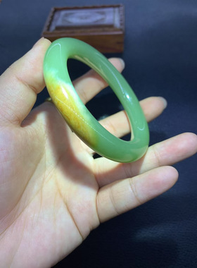 和田玉河磨玉化龙料圆条手镯重56克55+口径带皮子送礼手镯戒指