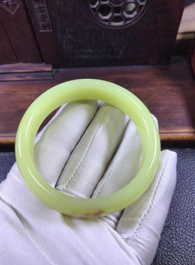 纯天然和田玉析木椴树林黄白老玉河磨玉55口手镯51克女士玉镯镯子