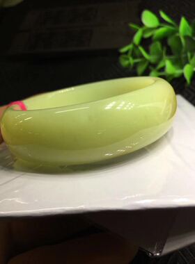 天然手镯口径黄白老玉