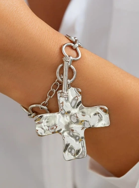 欧美饰品 ins风爱心金属感吊坠手链 不规则圆片braelet个性