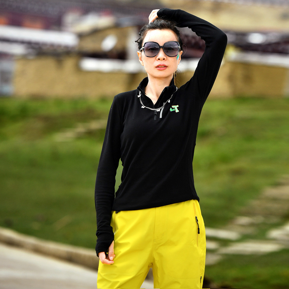 北京森林户外原创内搭休闲旅行登山小立领软糯亲肤套头抓绒衣女式,淘宝优惠券,粉丝福利购,淘宝优惠卷