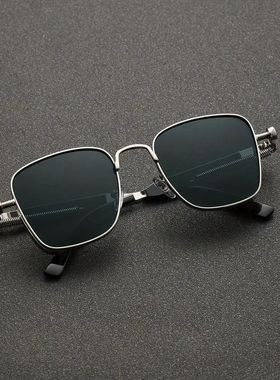 2025新款墨镜男高级感痞帅开车专用防紫外线重工金属朋克太阳眼镜