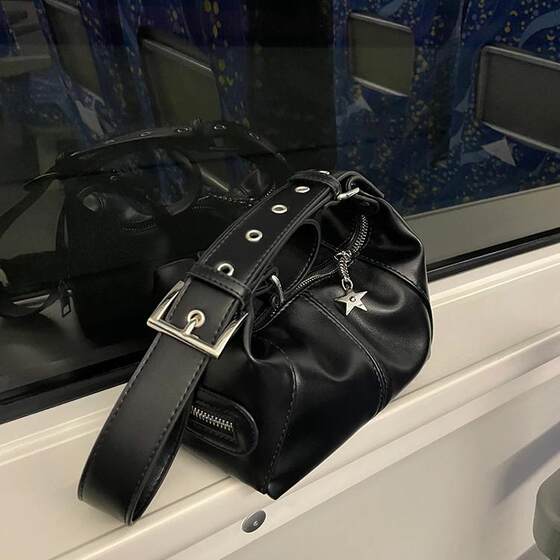 Black sweet and cool motorcycle bag 2024 new niche bag fashion high-end armpit bag single shoulder crossbody bag trendy
