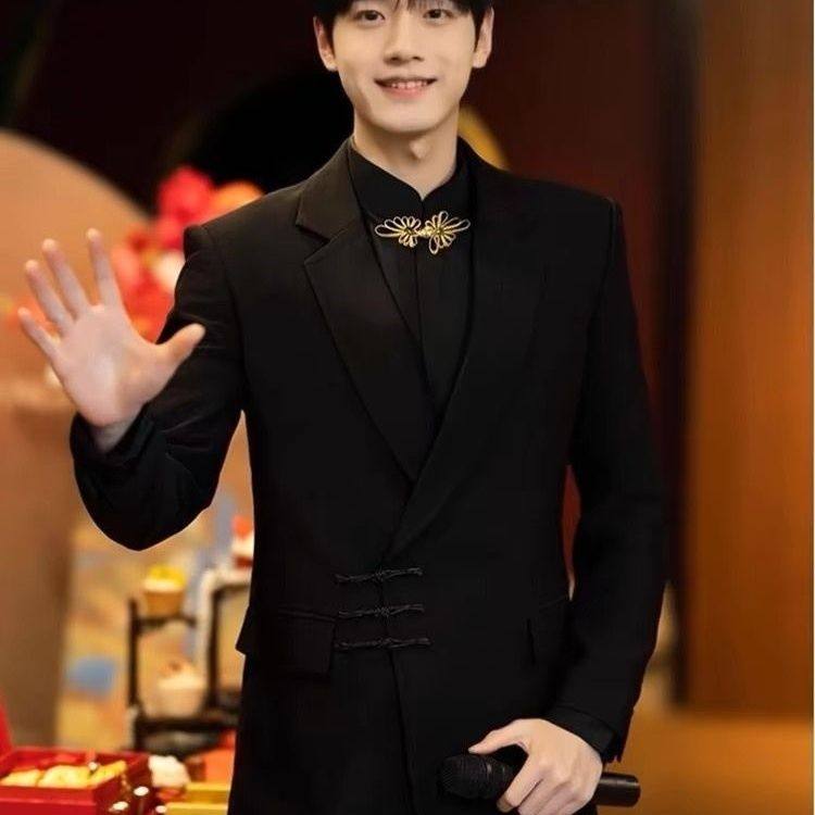 2025新款新中式盘扣西装男套装叠穿新郎结婚礼服西服高档立领上衣,淘宝优惠券,粉丝福利购,淘宝优惠卷