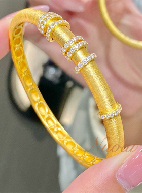 时尚款足金999黄金古法点钻工艺镶嵌莫桑石活动时来运转手镯手环