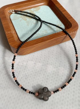 新中式天然黑尖晶石梅花锁骨链