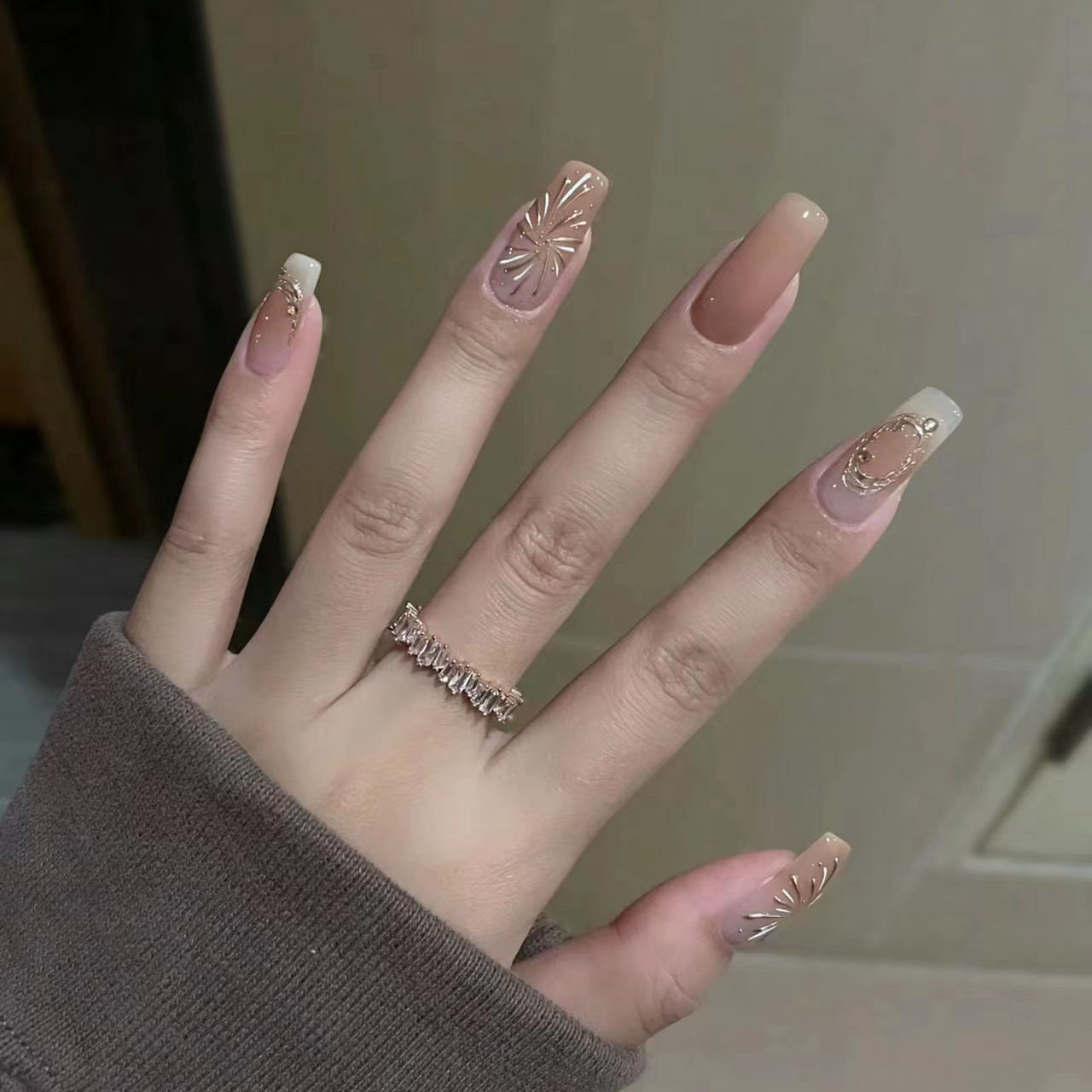 穿戴甲高级感新年战甲车厘子红小香风贵气手工定制美甲贴片可拆卸,淘宝优惠券,粉丝福利购,淘宝优惠卷