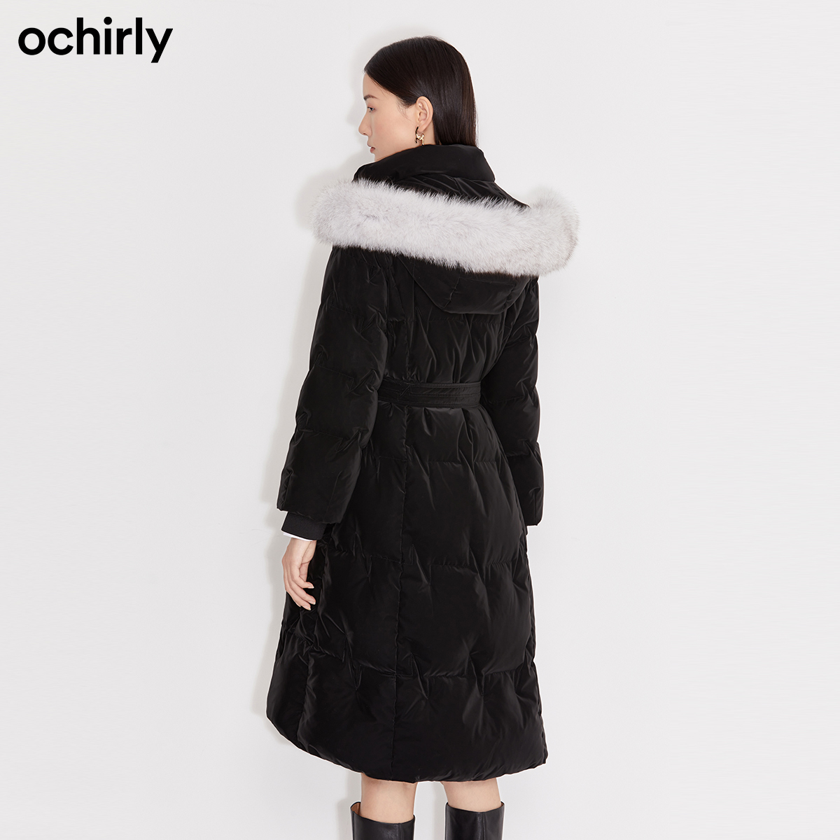 直降欧时力2021新款狐狸毛领羽绒服 ochirly羽绒服