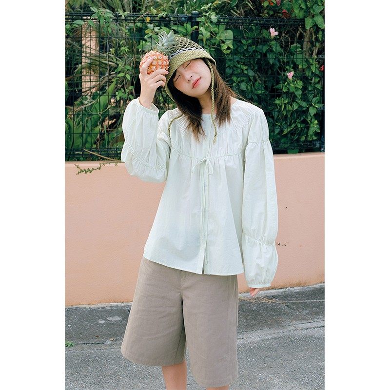 鹿与飞鸟“白荔薄荷”轻薄100棉不规则褶裥三色落肩长袖衬衫6693