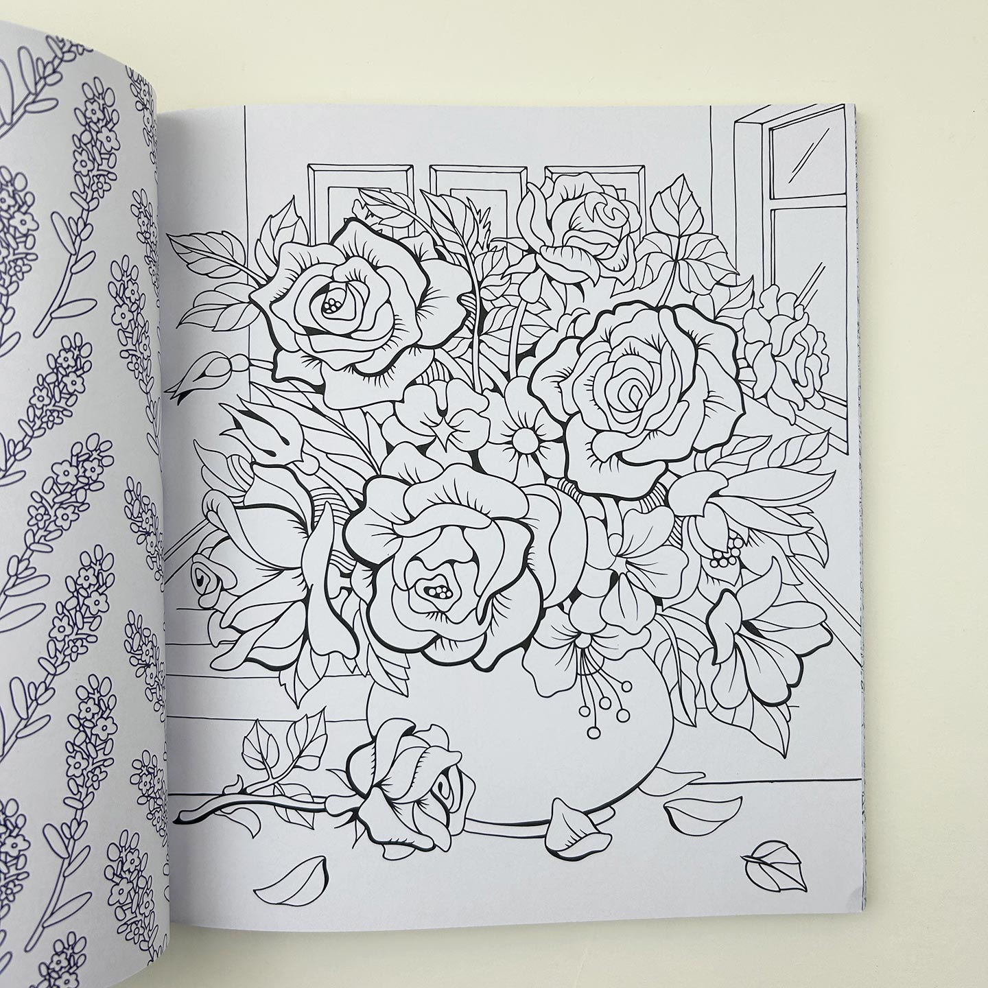 英文原版 Beautiful Blooms A Coloring Book of Flowers 7 美丽的花朵 花朵艺术绘画涂色 英文版 进口英语原版书籍