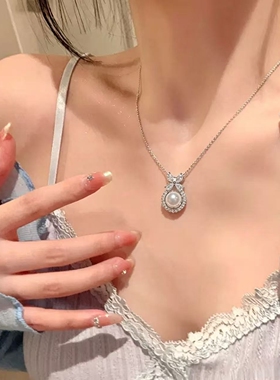 【在逃公主】新款珍珠蝴蝶项链女轻奢小众锁骨链送闺蜜生日礼物
