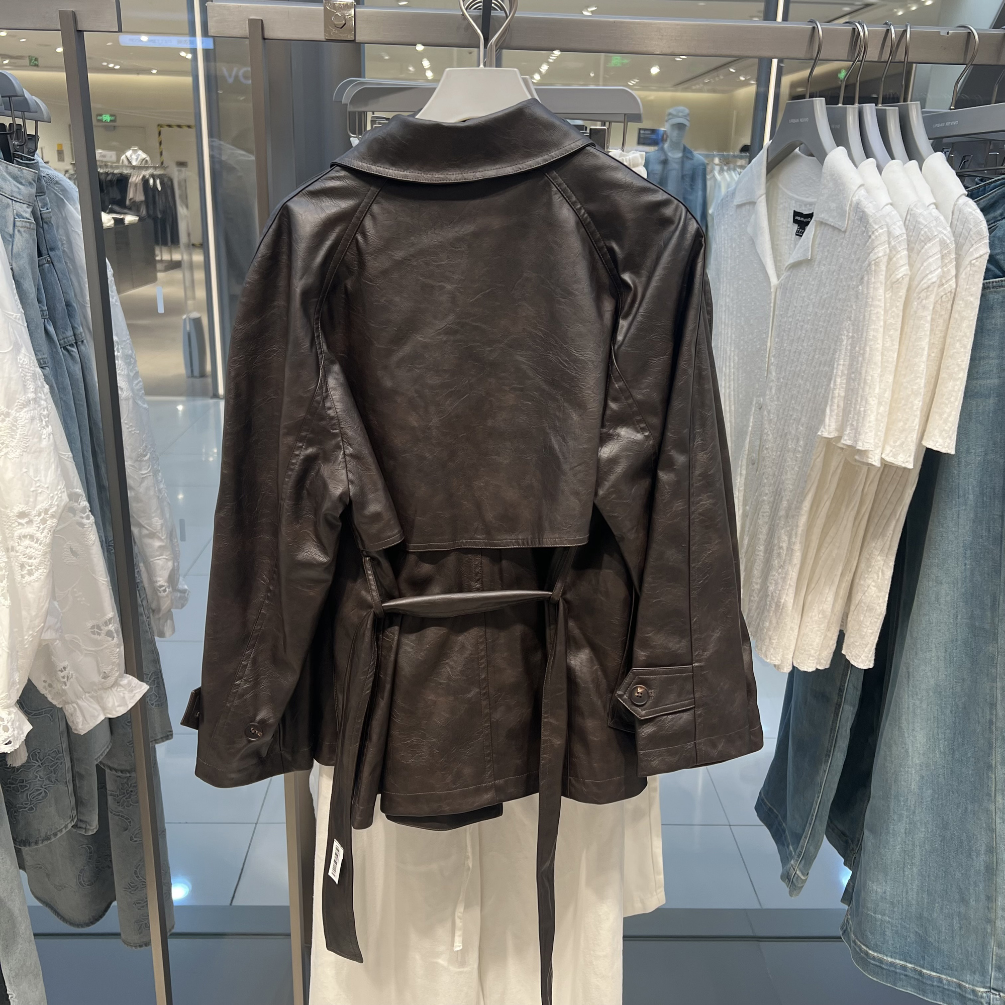 UR国内代购2025秋季女装琥珀流光风休闲复古PU腰带外套UWH150107 - 图0