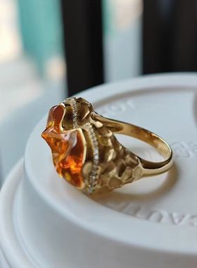 18K金钻石镶嵌欧珀戒指温暖又色彩斑斓的神奇色彩