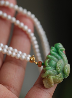 精品天然黄家绿翡翠A货精雕莲花吊坠出水的料子孤品配天然珍珠63