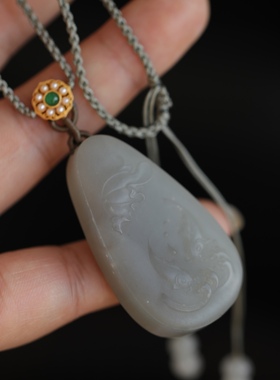 一物一图天然和田玉精雕连年有余马到成功吊坠双面精雕翡翠珍珠