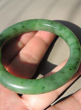 市场7000元亏本回馈价900元名品苹果绿色碧玉58正装特色精品手镯R