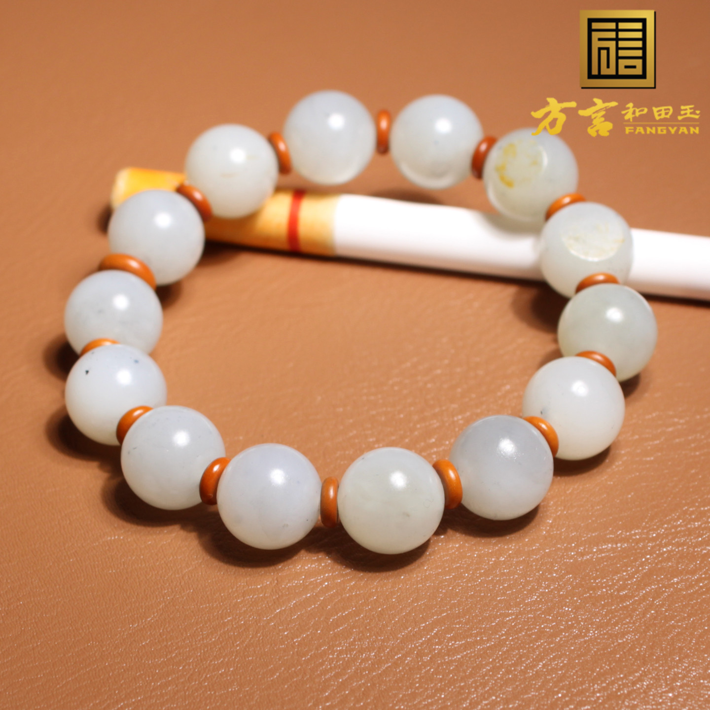 放巨漏方言和田玉新疆油润细腻点墨青花籽料卡12mm圆珠手串手链A6 - 图3