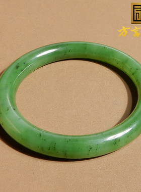 俄罗斯碧玉细润阳绿57mm女士手镯