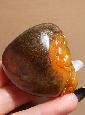 鸡油黄色黄玉籽料独颗呱呱来财