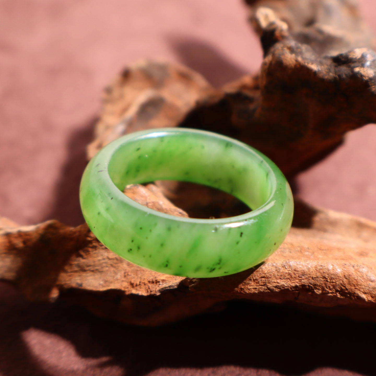 Jade Jubilee Jewelry Hotan Jade Russian Material Laokeng Jasper Yang Green Oily and Delicate 20mm Men's and Women's Jade Ring Ring A9