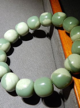 亏麻了方言和田玉精品新疆豆青色绢丝沙枣青籽料卡14mm手串手链w2