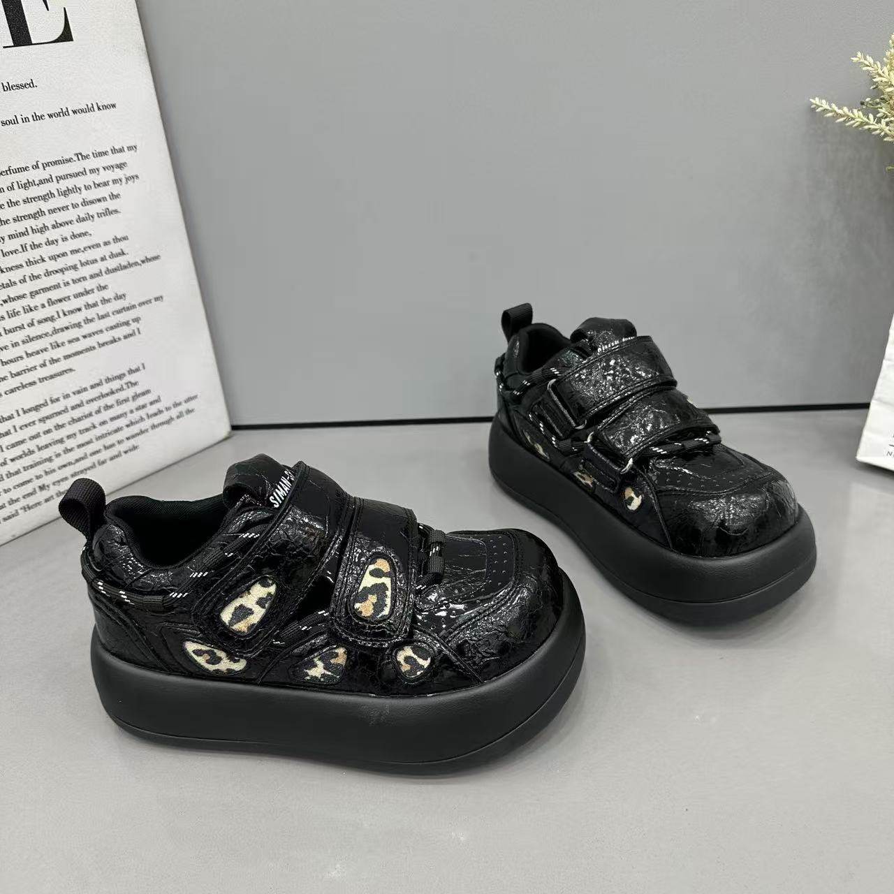 2026春季新款时尚豹纹百搭魔术贴舒适休休闲鞋女欧货复古面包板鞋,淘宝优惠券,粉丝福利购,淘宝优惠卷